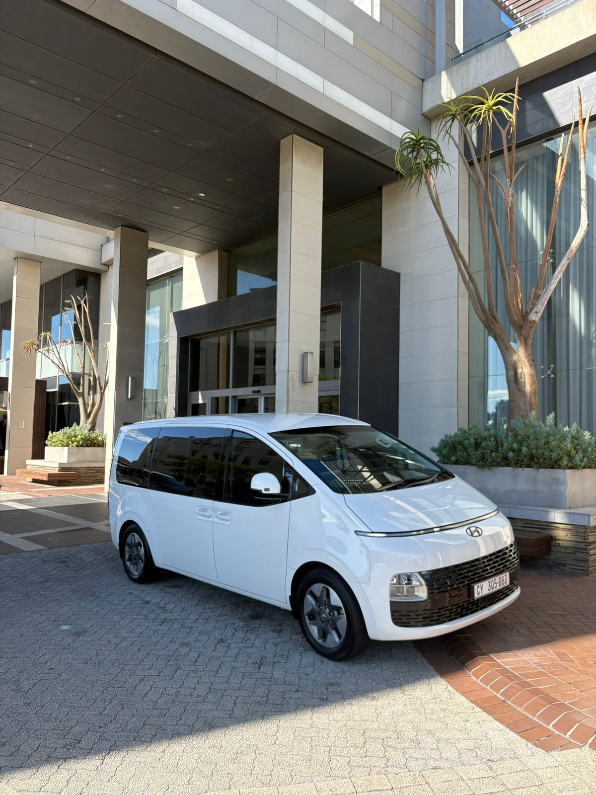 Honda Staria modern exterior design - tech-forward tour vehicle